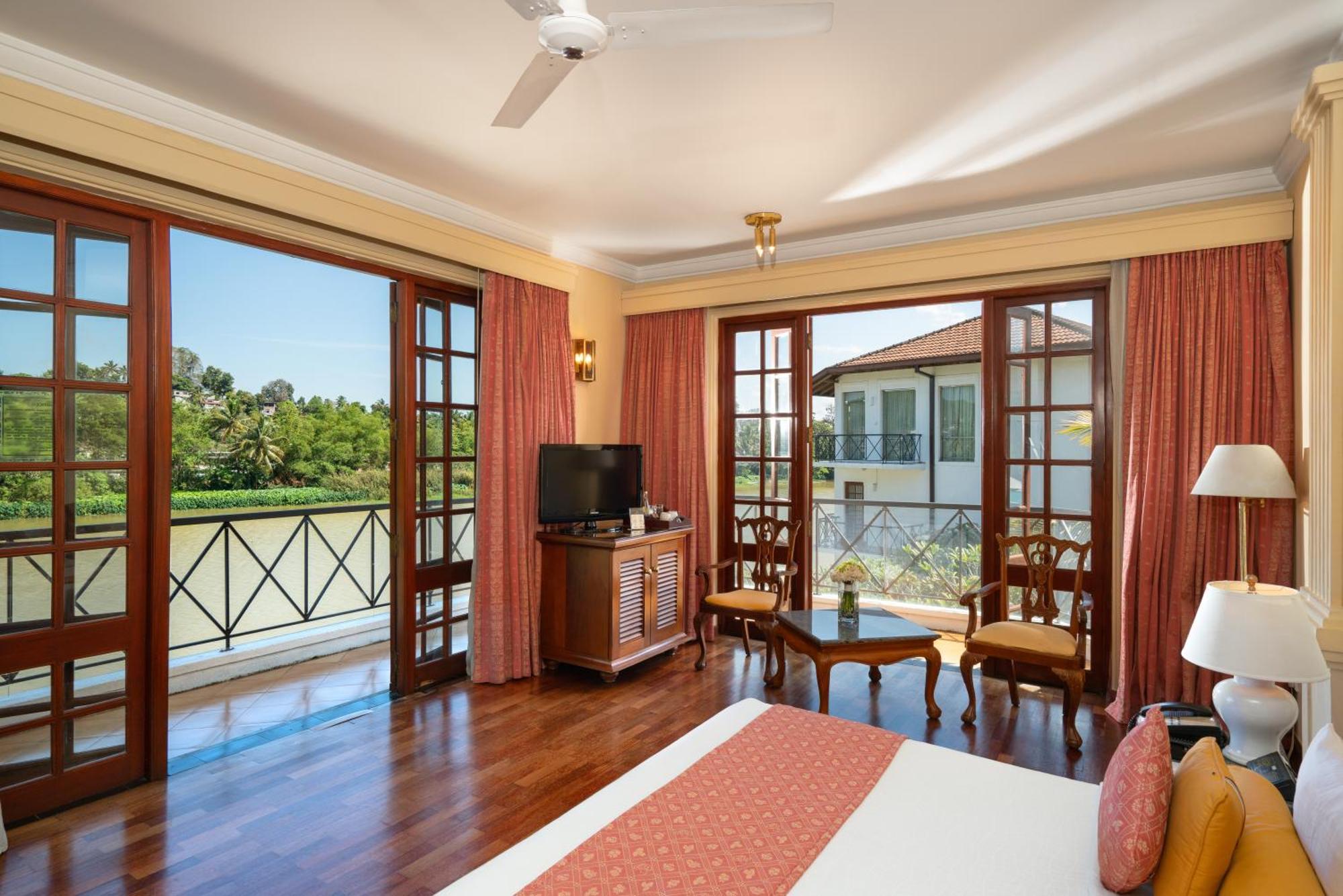 Mahaweli Reach Hotel Kandy Exterior foto