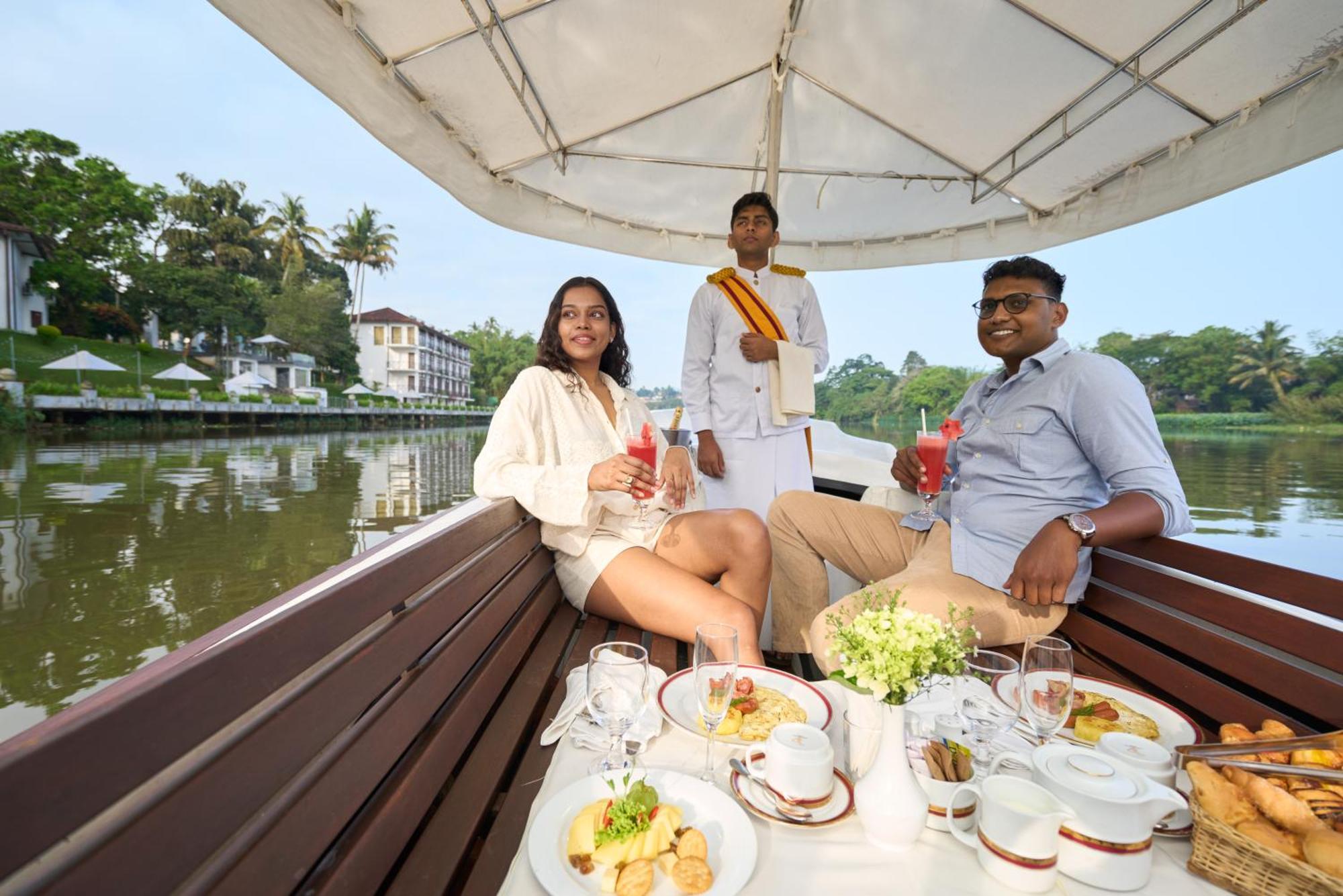 Mahaweli Reach Hotel Kandy Exterior foto